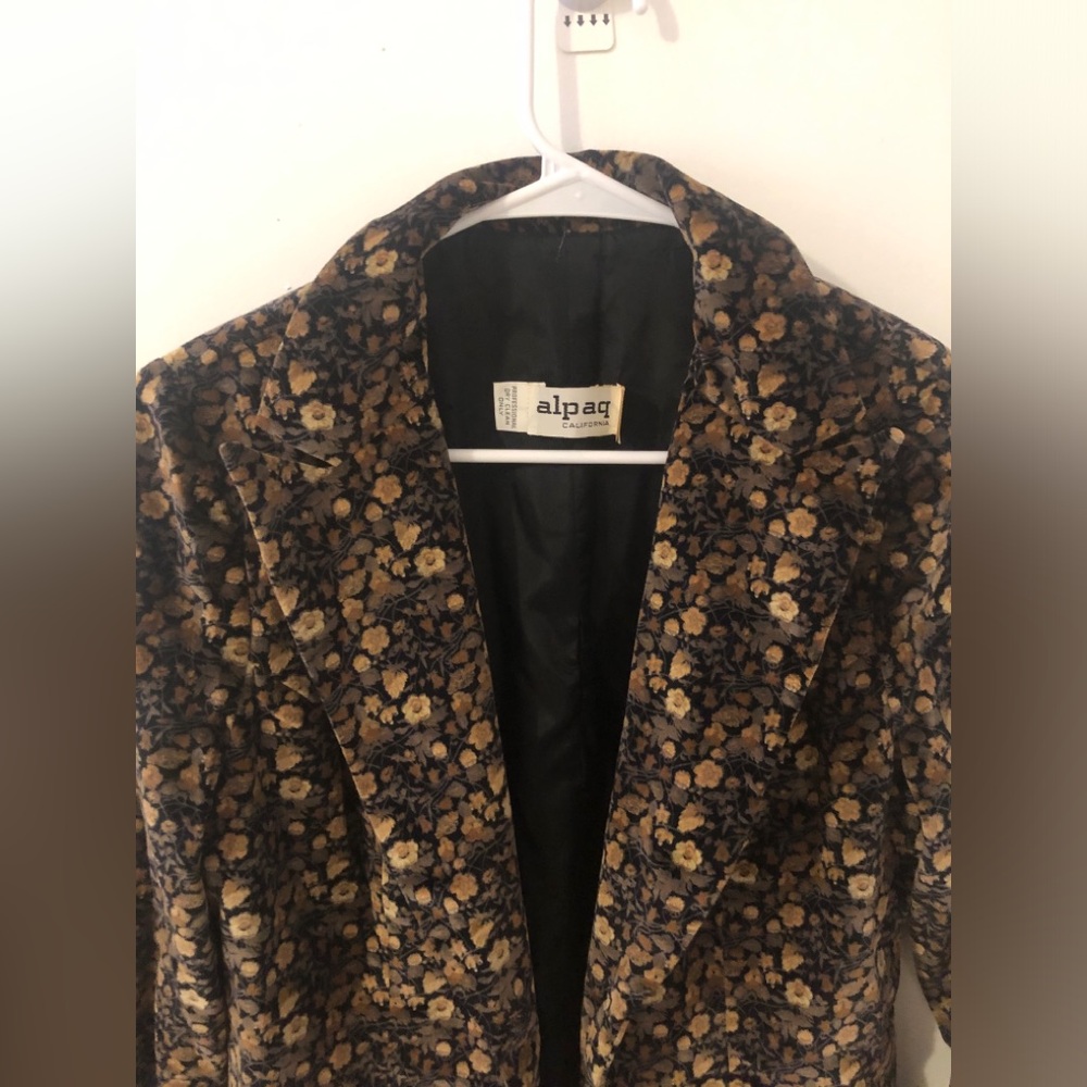 Vintage 70s Black Velvet Blazer Brown Dark Floral Jacquard Boho whimsigoth fall - Picture 2 of 9